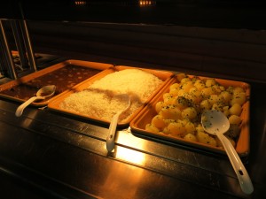 https://serena.fi/wp-content/uploads/2024/12/Lounas-buffet-3-300x225-1.jpg