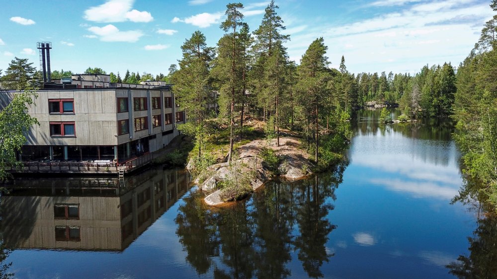 https://serena.fi/wp-content/uploads/2025/01/Hotelli-Korpilampi-Espoo-7.jpg