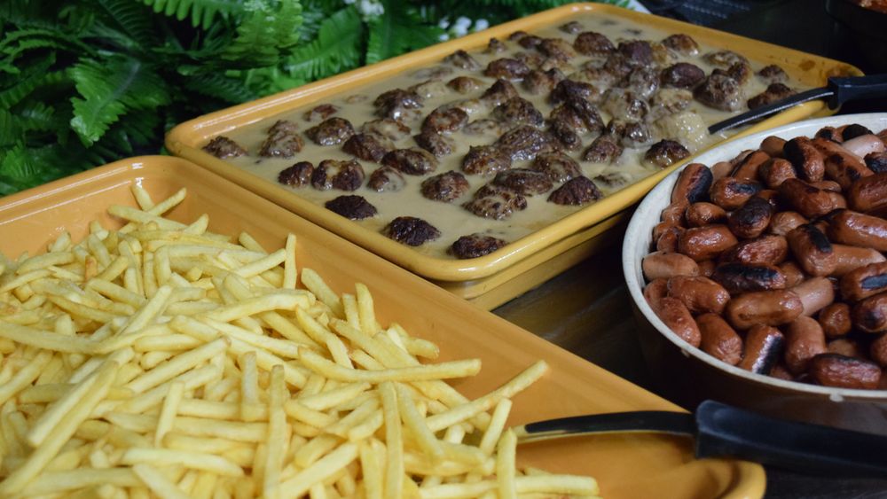 https://serena.fi/wp-content/uploads/2025/01/Lounas-buffet-2-adp.jpg